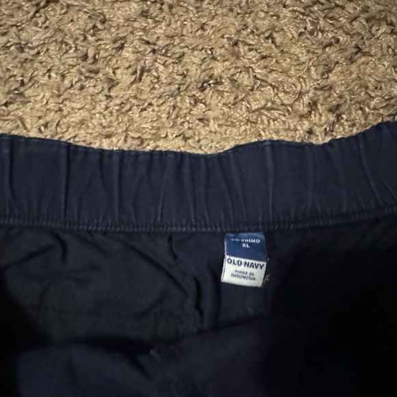Old Navy Chino shorts with elastic waist - Picture 2 of 2